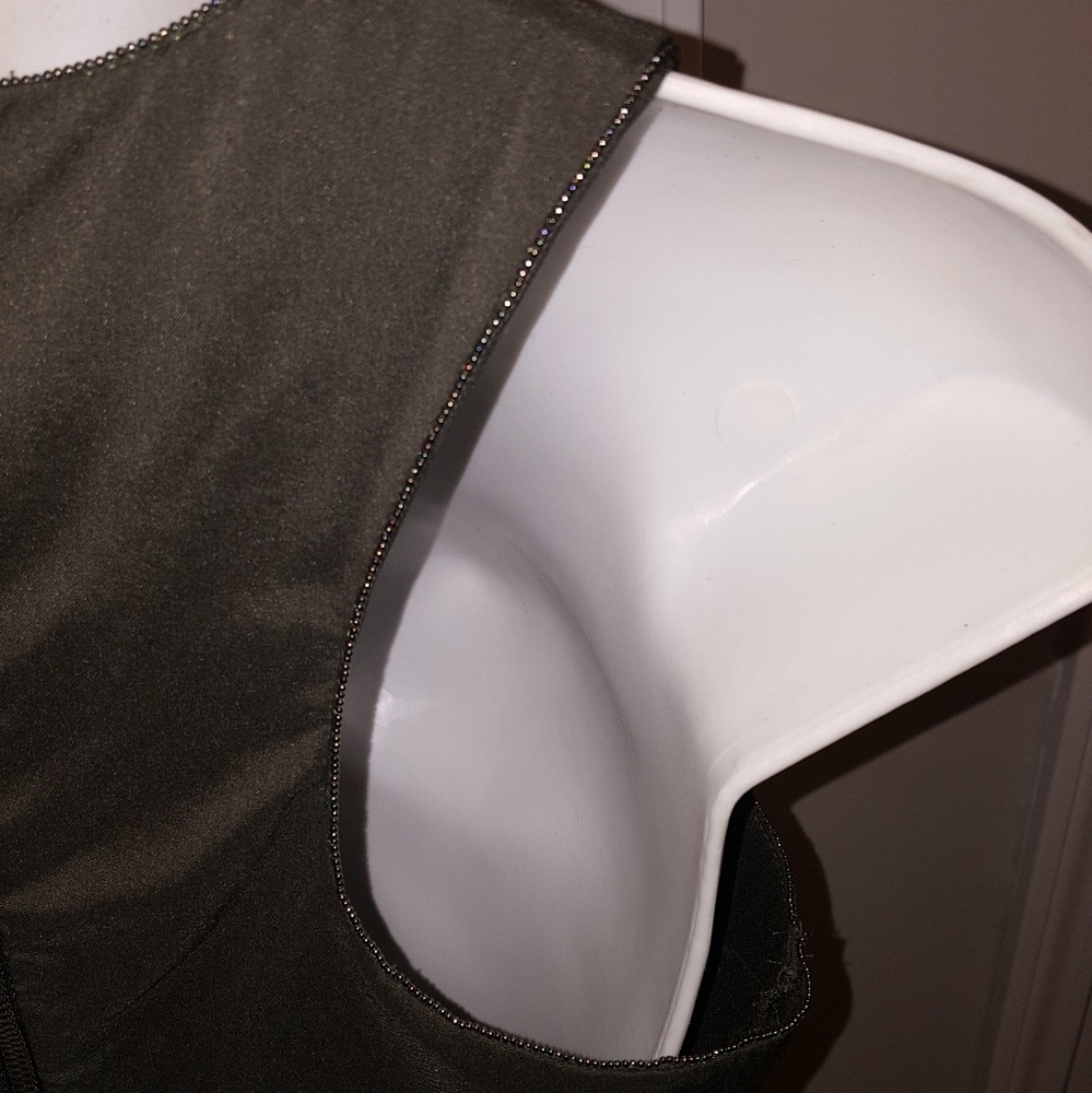 Esley Racer Back Roughed Dress - Picture 5 of 7